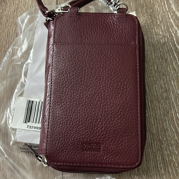 NWT Giani Bernini Softy Core Leather Crossbody Tech Wallet Wine - Picture 6 of 6